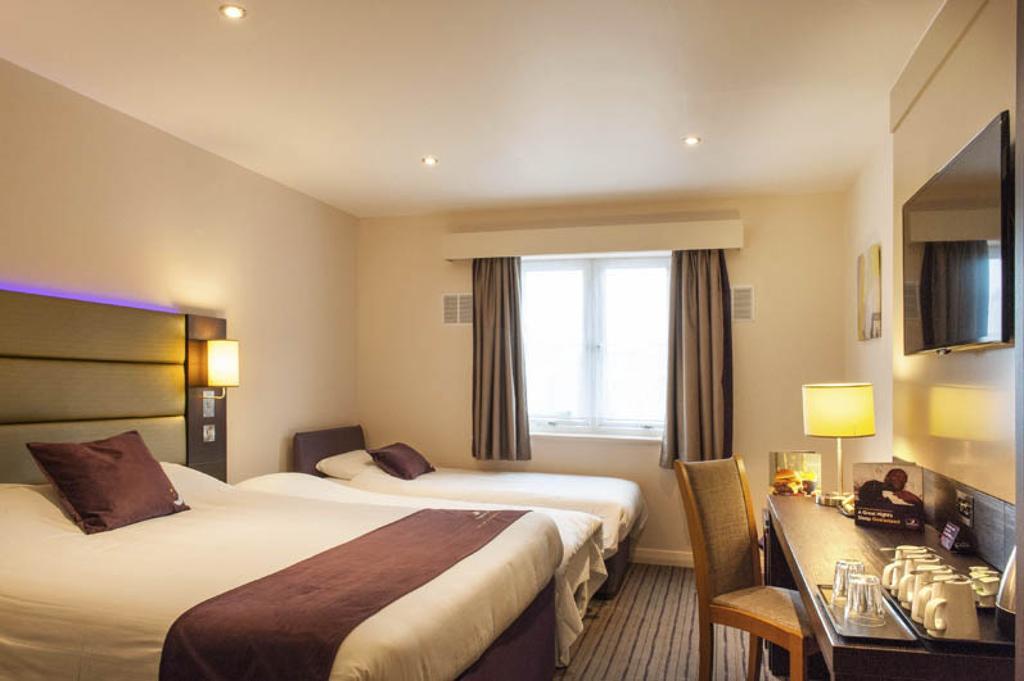Premier Inn 奥尔德肖特 外观 照片