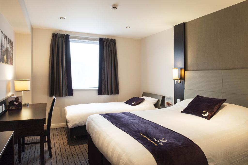 Premier Inn 奥尔德肖特 外观 照片