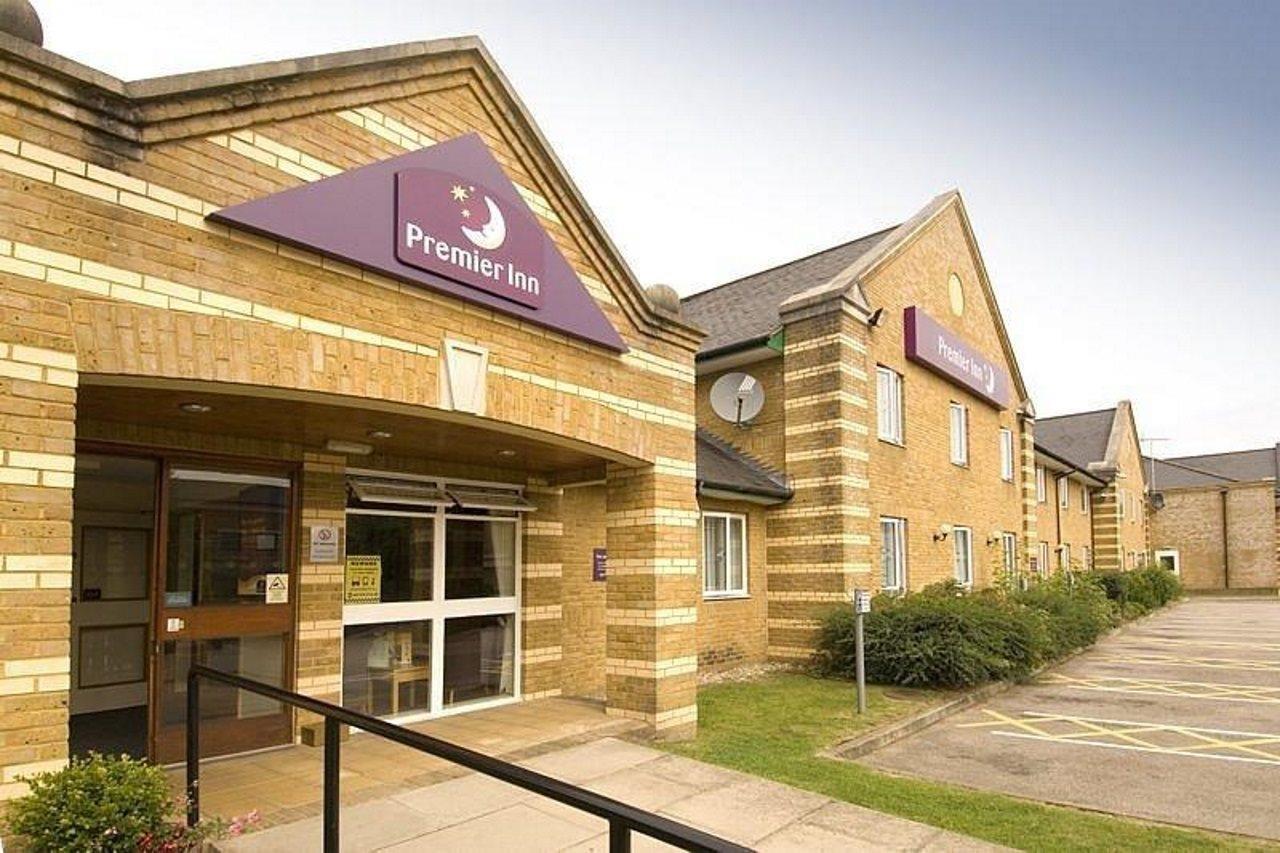 Premier Inn 奥尔德肖特 外观 照片