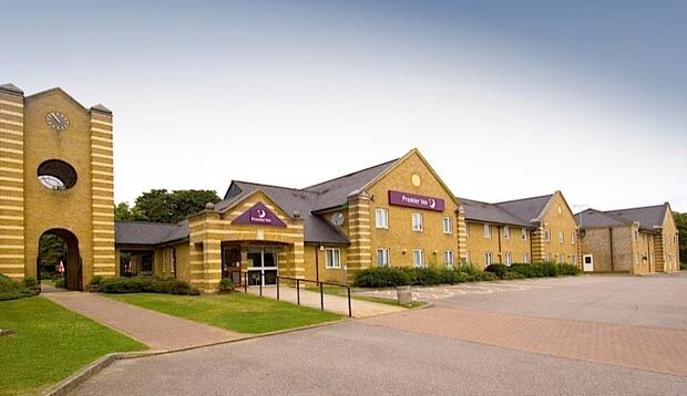 Premier Inn 奥尔德肖特 外观 照片