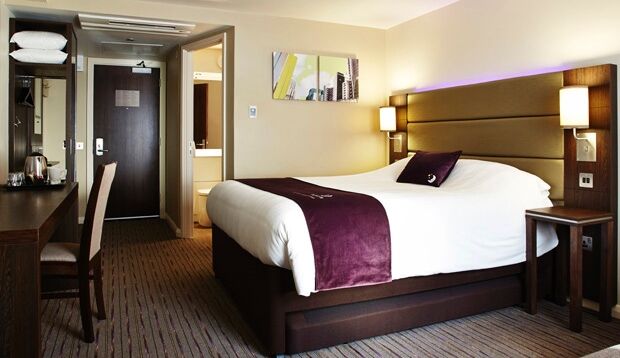 Premier Inn 奥尔德肖特 外观 照片