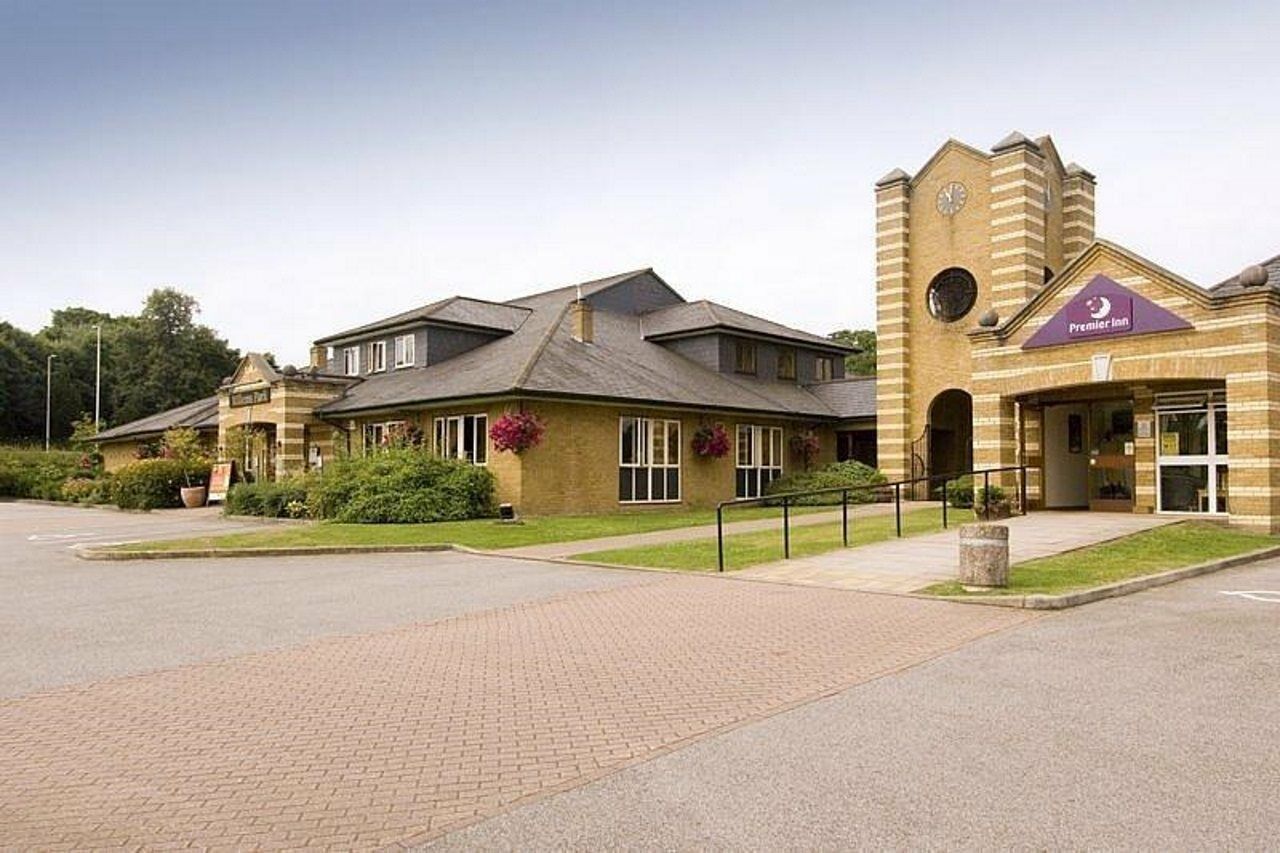 Premier Inn 奥尔德肖特 外观 照片